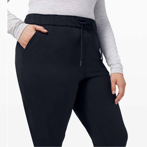 Lululemon keep moving 7/8 pant - Picture 2 of 6